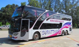 автобус в Сураттани